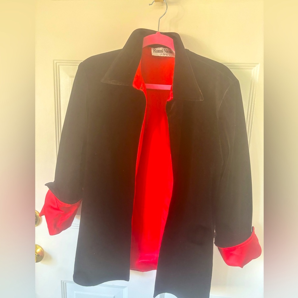 Ronni Nicole Elegant Black Blazer with Red Lining